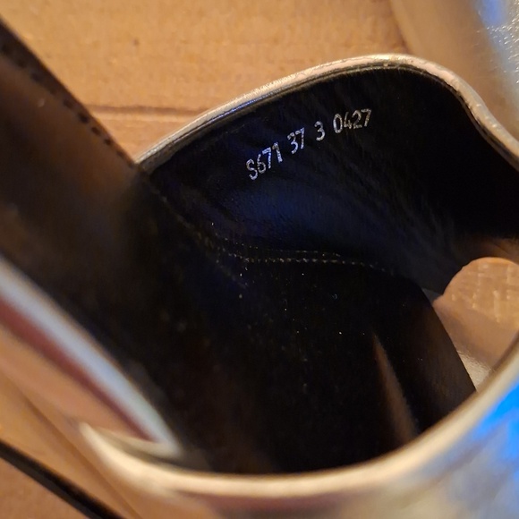 Metallic Silver Square-toed Leather Mules with Architectural Heel (EU 37/US 7) - Picture 9 of 10